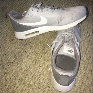 Nike men’s air max tavas size 11.5